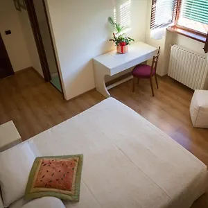 Il Grifo Nocleg ze śniadaniem Lenno