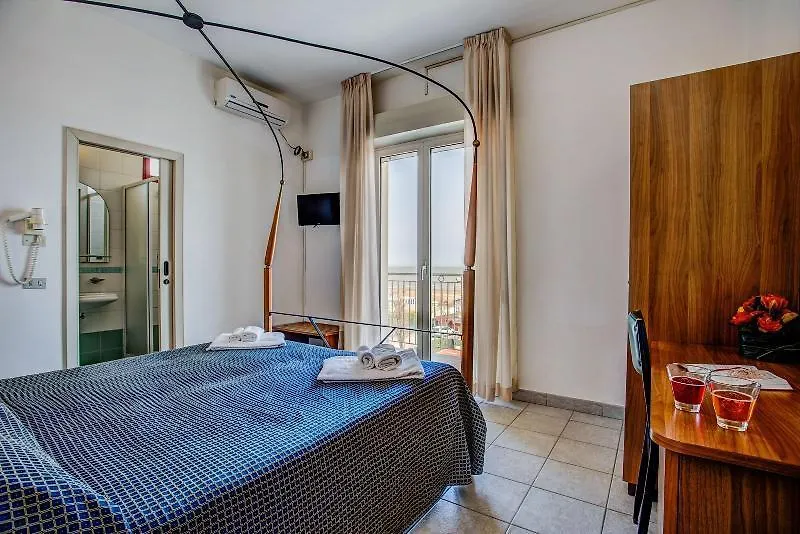 Hotel B&B Nizza Riccione 2*,