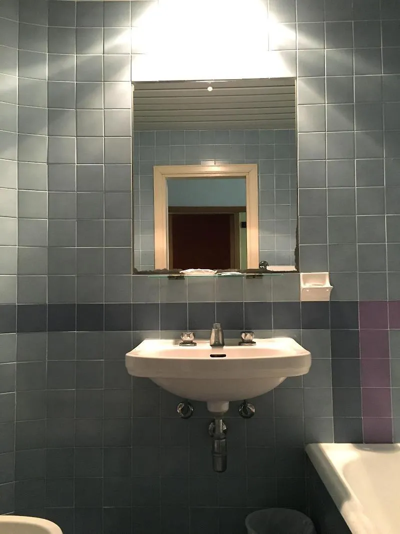 **  Hotel B&B Nizza Riccione İtalya