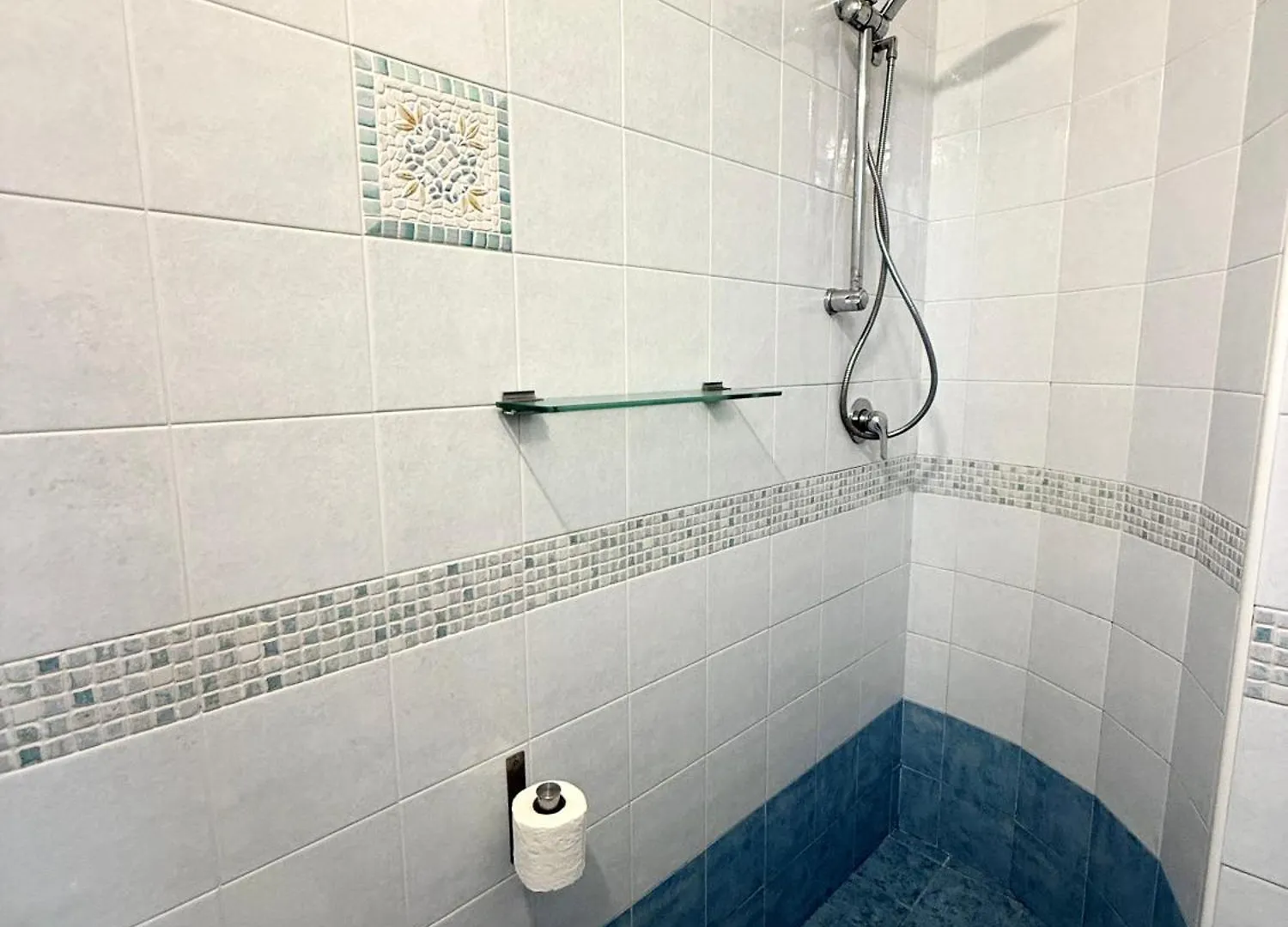 Hotel B&B Nizza Риччоне